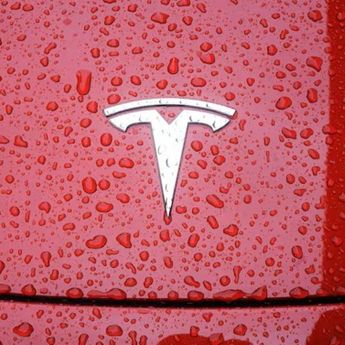 Tesla Recall 20.349 Mobil di AS, Lampu Depan Terlalu Terang Picu Risiko Kecelakaan
