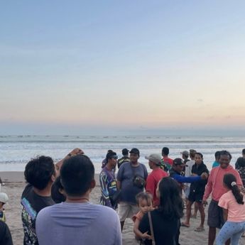 Perahu Nelayan Terbalik Usai Dihantam Ombak Pangandaran, Satu Orang Hilang