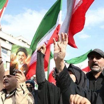 Pemimpin Tertinggi Iran Tunjuk 6 Komandan Militer Baru