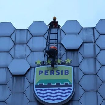 Persib Tindak Lanjuti Sanksi Registration Ban FIFA Terkait Kasus Robert Rene Alberts