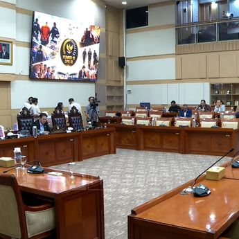 DPR Fit and Proper Test 14 Calon Hakim Agung dan Ad Hoc MA