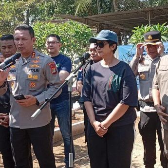 Polisi Ekshumasi Jenazah Sutrimo di Banyumas