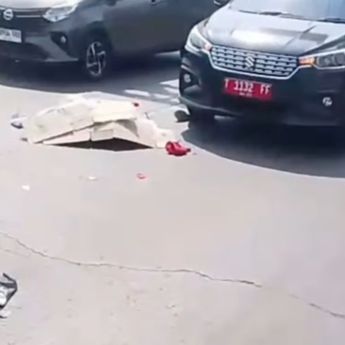 Kecelakaan Lalu Lintas di Gatot Subroto, Seorang Anak Tewas Mengenaskan