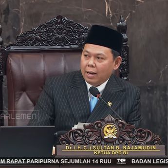 Ketua DPD Beri Julukan Jokowi Bapak Infrastruktur, Megawati Srikandi Konstitusi