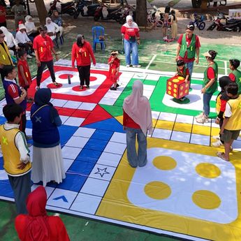 Unik, Lomba Ludo Dengan Bidak Manusia Meriahkan Momen 17 Agustus