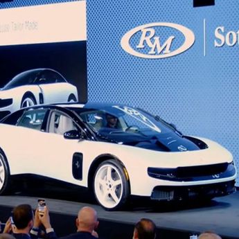 Ferrari Luce Produksi Pertama Laku Rp712 Miliar, Jadi Salah Satu Mobil Baru Termahal di Dunia
