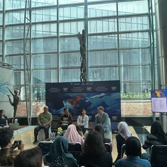 SBY Art Community Gelar Kolaborasi Lintas Generasi dan Budaya, Suarakan Pesan Perdamaian Lewat Seni Lukis