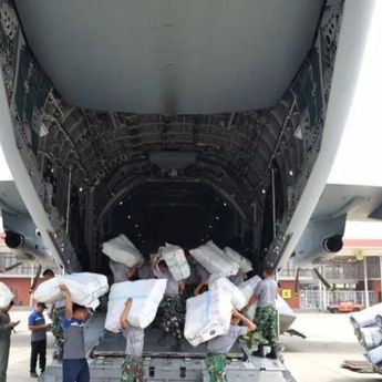 Menhan Kirim 20 Ton Logistik untuk Korban Gempa NTT