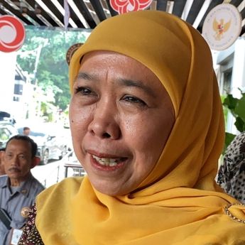 Khofifah Targetkan KRL Surabaya Aglomerasi Beroperasi Januari 2027