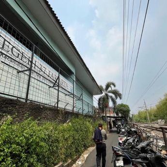 Lansia 80 Tahun Tewas Terserempet KRL di Tebet