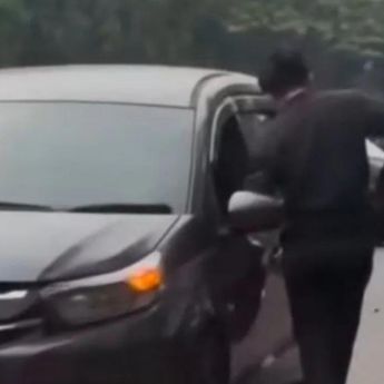 Polisi Telusuri Aktivitas 2 Pria di Kolong Mobil GBK yang Viral di Medsos