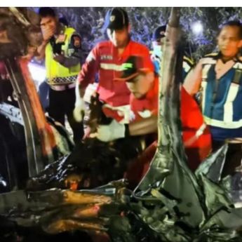 Dua Orang Tewas dalam Kecelakaan Mercy dan Truk di Tol Jagorawi