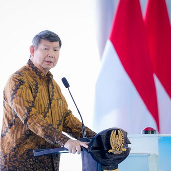 Hashim Ungkap Pemerintah Mau Beri Ponsel Gratis ke Masyarakat Buat Salurkan Bansos