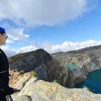 Badan Geologi Temukan Retakan 100 Meter di Kawah Gunung Kelimutu Pascagempa Flores
