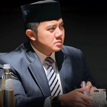 Seskab Teddy Pastikan Logistik Bencana Sampai ke Masyarakat, Pengamat Beri Apresiasi