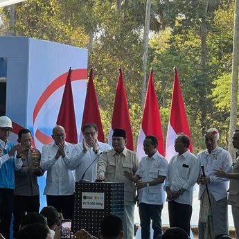 Bahlil Sebut 14 Proyek PLTS yang Groundbreaking Capai 5,3 GWp