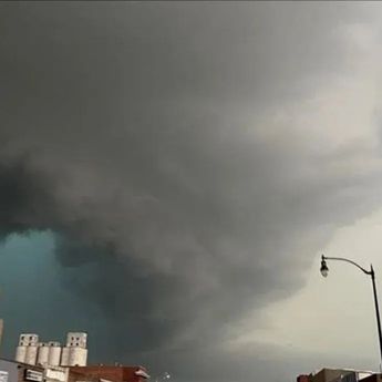 Tornado Terjang Prancis, Lebih dari 40 Orang Terluka