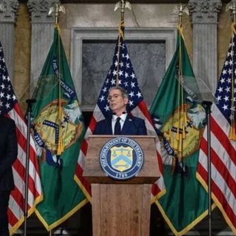 AS Jatuhkan Sanksi Baru terhadap Iran, Sasar 5 Sektor Ekonomi