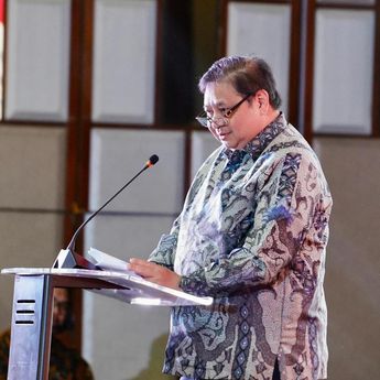 Airlangga Ingin Kopdes Tak Hanya Jual Produk, tapi Serap Hasil Tani dan Perikanan