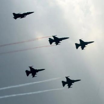 TNI AU Jelaskan Penyebab Pesawat Tempur Melintas di Langit Jakarta