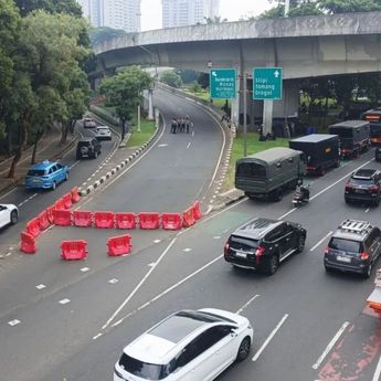 Rute Transjakarta Dialihkan dan Berhenti Sementara 