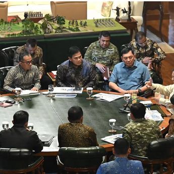 Rapat Malam di Hambalang, Prabowo Bahas Penyesuaian Syarat Warga Dayak Masuk TNI hingga Penanganan Karhutla