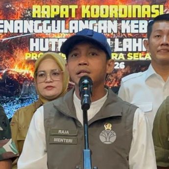 Menhut Raja Juli Gagal Mendarat di Kalbar karena Asap Karhutla