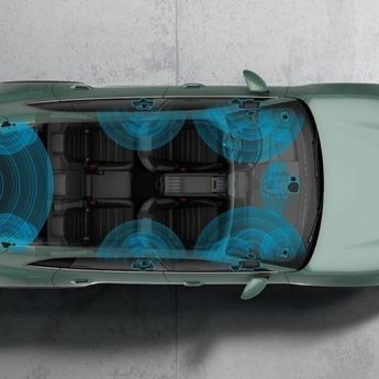 Porsche Sulap Teknologi Chip Charger Ponsel Jadi Sistem Audio Mobil Makin Ringkas dan Efisien