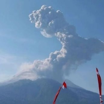 Wings Air Batalkan 4 Penerbangan Dampak Erupsi Gunung Lewotolok