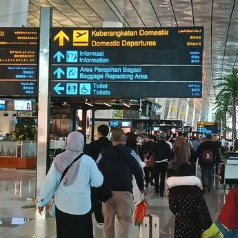 Erupsi Gunung Sinabung Ganggu Penerbangan Soetta-Kualanamu