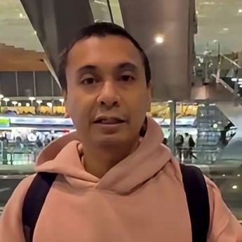 Pesawat Putar Balik Akibat Erupsi Gunung Krakatau, Raditya Dika Batal Hadiri acara Talk Show