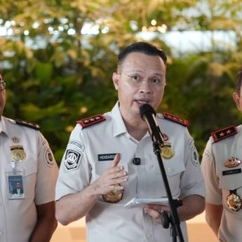 Dampak Erupsi Gunung Anak Krakatau, Imigrasi Berikan Izin Tinggal Darurat dan Bebas Biaya Overstay bagi WNA