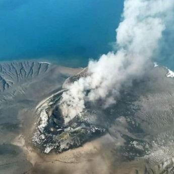 5 Wartawan Hilang Kontak saat Meliput Gunung Anak Krakatau