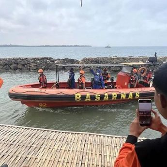 Tim SAR Perluas Area Pencarian Kapal Pembawa Rombongan Jurnalis di Krakatau