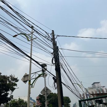 Pemprov DKI Gelontorkan Rp90 Miliar untuk Tata Kabel Semrawut