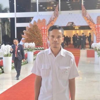 Warga Soroti Pemasangan Tiang Telepon di Ciinjuk Pandeglang
