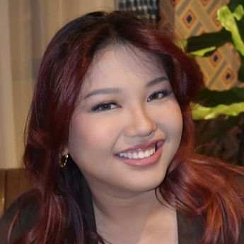 Trisha Eungelica Debut Lewat Lagu Ciptaan Putri Candrawathi dari Balik Penjara