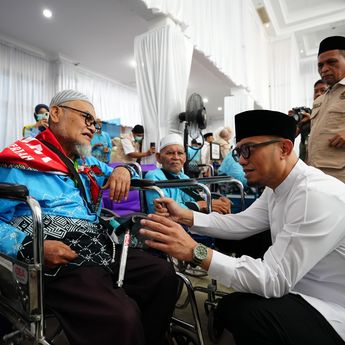 Kemenhaj Hapus Lunas Tunda Ganti, Antrean Haji Khusus Wajib Sesuai Nomor Porsi