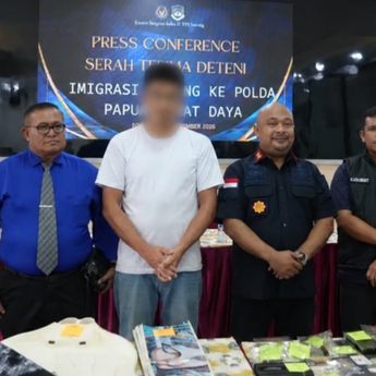 Imigrasi Serahkan Pria Tiongkok Pemburu Penyu kepada Polda Papua Barat Daya untuk  Diproses Hukum