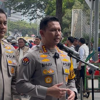 Polisi Apresiasi Demo Buruh Depan Gedung UOB Berjalan Tertib dan Damai