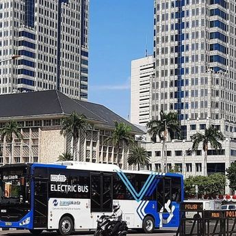 Transjakarta Alihkan Sejumlah Rute Akibat Aksi Demo