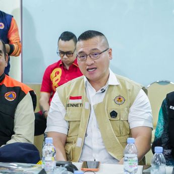 Kolaborasi Bareng BPBD, Kenneth DPRD DKI Tebar 1 Ton Garam Untuk Modifikasi Cuaca