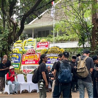 Suasana Rumah Duka Guruh Soekarnoputra
