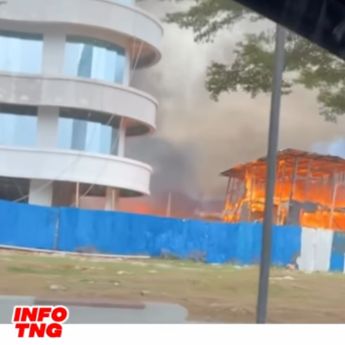 VIDEO: Bangunan Samping AEON Mall Terbakar Hebat