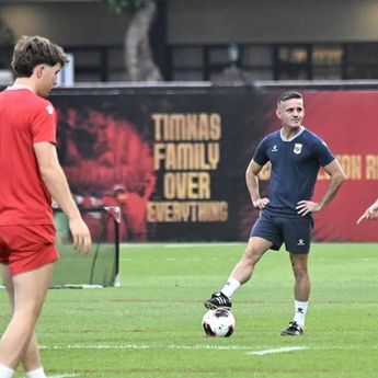 Herdman Ungkap Kondisi Thom Haye Usai Kartu Merah Lawan Malaysia