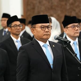 Prabowo Resmi Lantik Dudung Abdurachman Jadi Menko Polkam