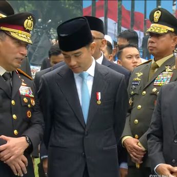 Momen Listyo Dampingi Prabowo dan Gibran Sebelum Pergantian Kapolri