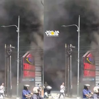 Kebakaran Hebat Hantam Toko Bangunan Trans Home Jalan Jogja&ndash;Solo