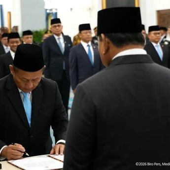 Prabowo Lantik Muhammad Sarmuji sebagai Menteri Perindustrian