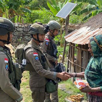 Satgas Damai Cartenz Gelar Patroli Humanis di Distrik Muara Puncak Jaya
